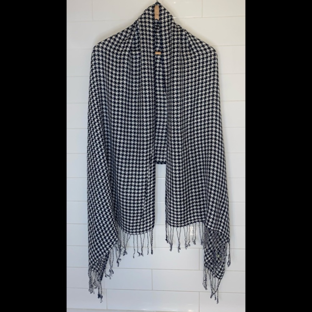 Black & White Houndstooth Fringe Scarf / Wrap